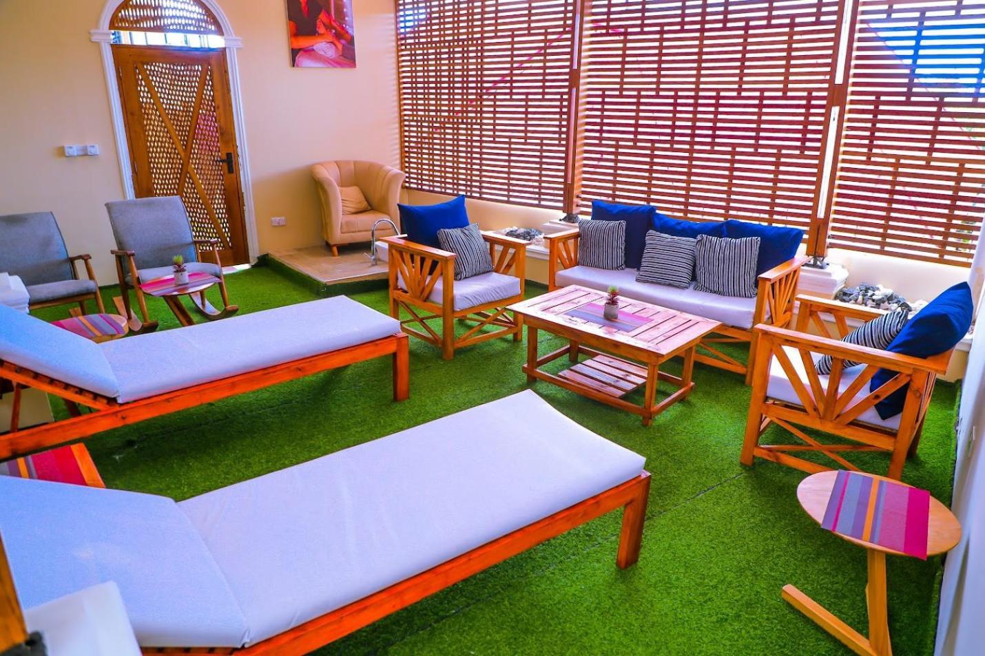 Vose Hotel & Spa 다르에스살람 외부 사진